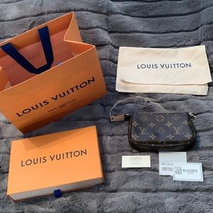 NWT Louis Vuitton Monogram Mini Pochette Accessoires
